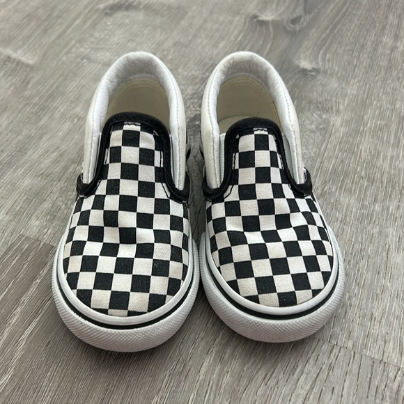 VANS - Picture 3 of 6